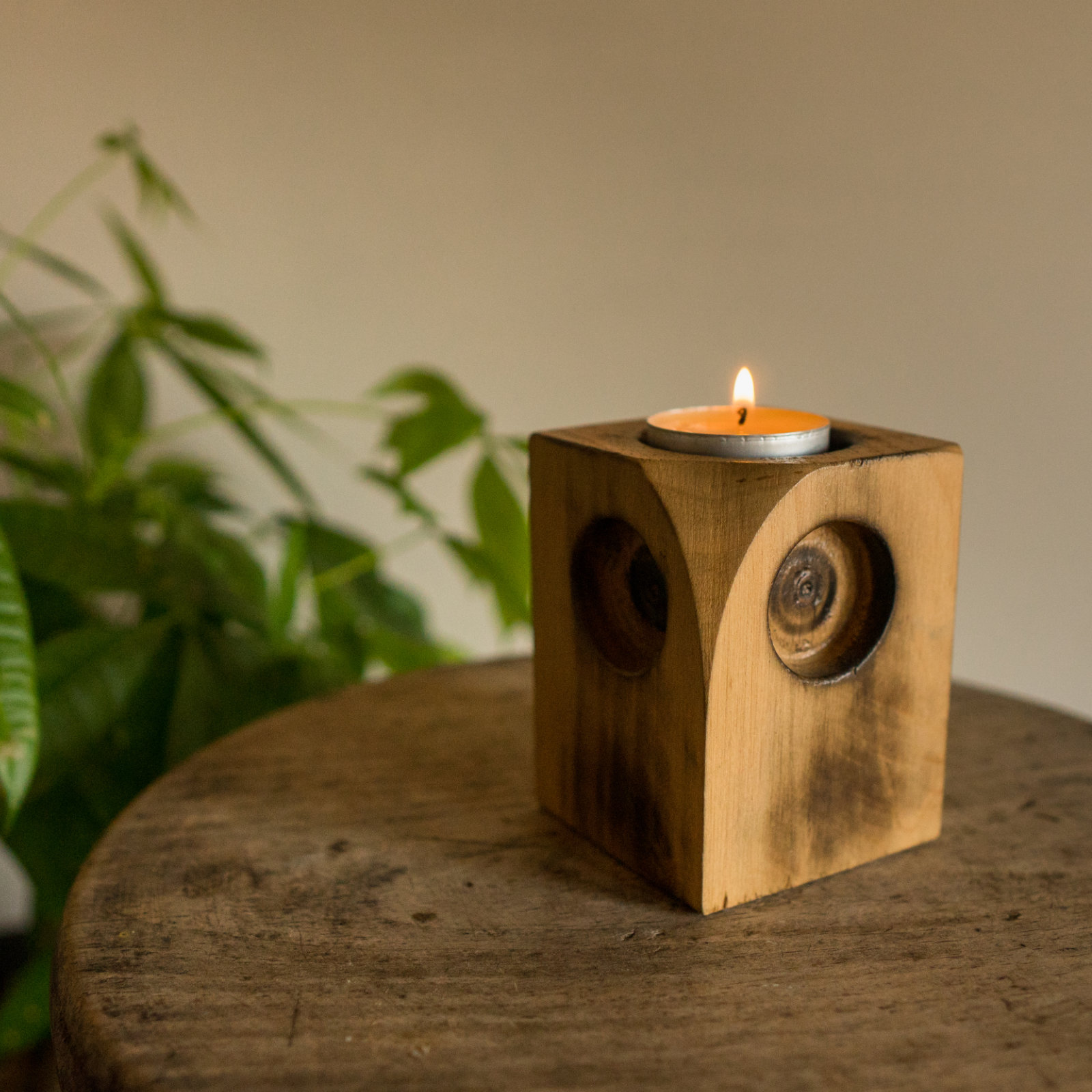 Handcrafted woodwork by Mochoarte
